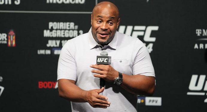 Cormier critica desafio de Alex ‘Poatan’ a Jared Cannonier: “Vamos ser realistas”