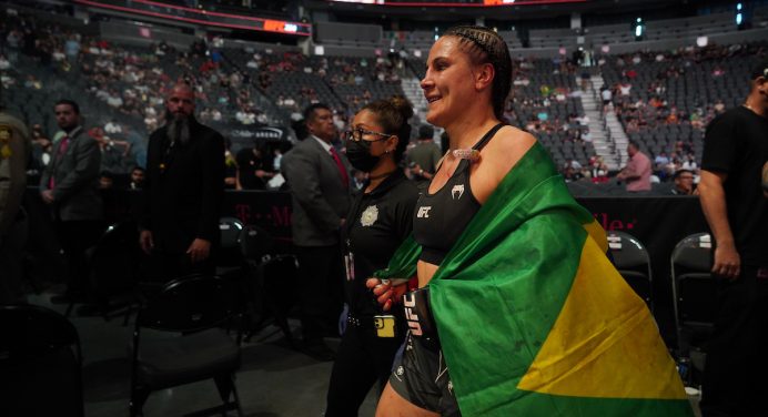 Jennifer Maia revela otimismo quanto à nova disputa de título no UFC