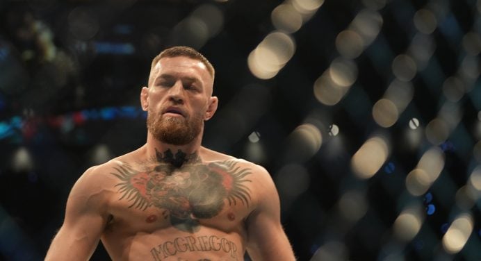 Treinador revela lesão sofrida em camp que pode ter contribuído para fratura de McGregor