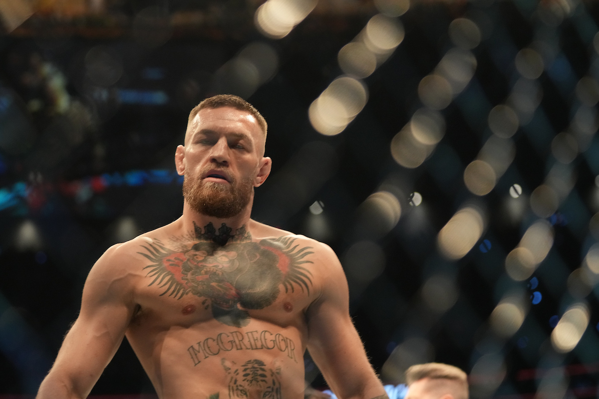 Ex-campeão do UFC elogia Conor, mas cobra nova postura: “Darei um tapa nele”