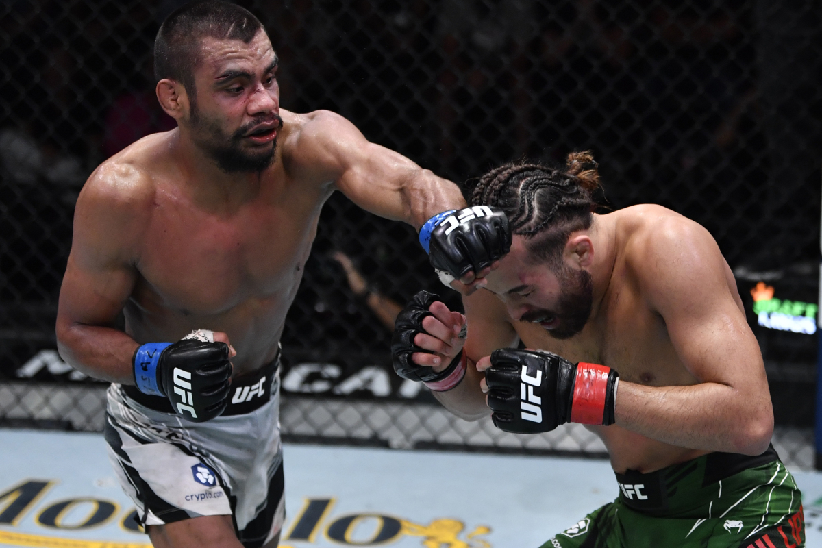 Raulian Paiva celebra vitória em estreia no peso-galo: “Minha moral no UFC vai subir”