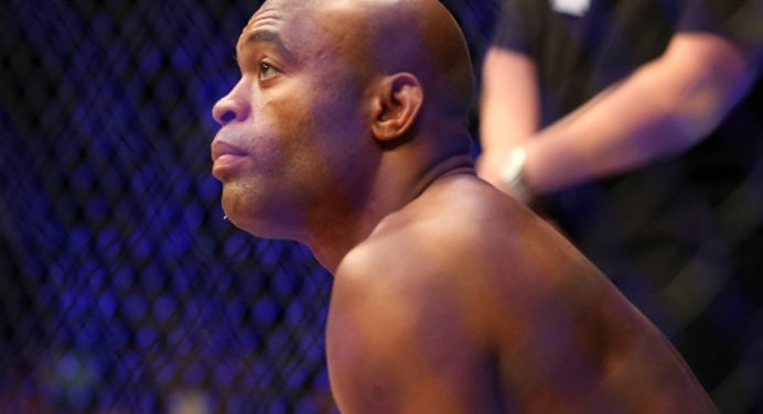 Anderson Silva lamenta ausência de público em luta de despedida no Brasil