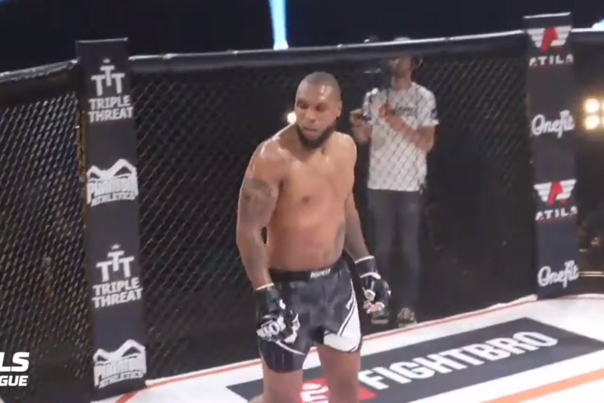 Algoz de Adesanya no kickboxing estreia com vitória por nocaute no MMA