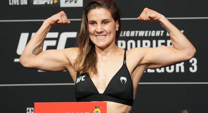 Página virada! Ex-UFC, Jennifer Maia conquista cinturão interino em evento de kickboxing