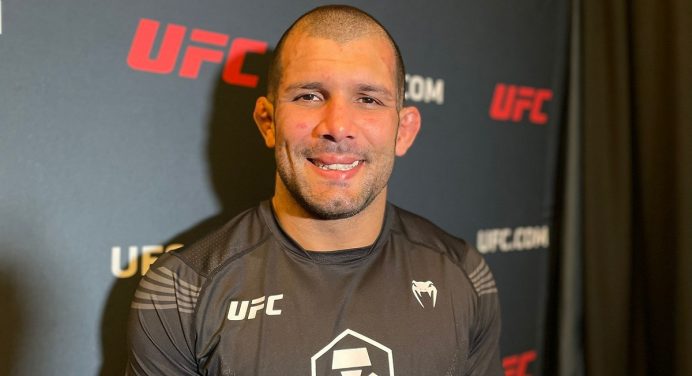 Rodolfo Vieira celebra evolução na trocação em vitória no UFC Vegas 31: “Grande teste”