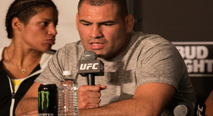 Vídeo mostra suposta perseguição de Velasquez ao homem acusado de abuso sexual