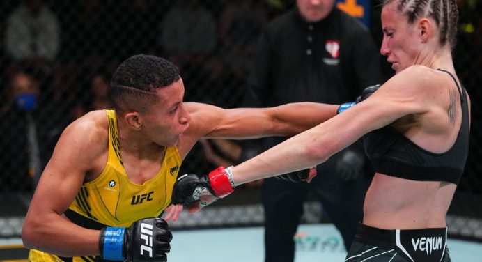 Josiane Nunes rouba a cena e estreia no UFC com nocaute no 1º round
