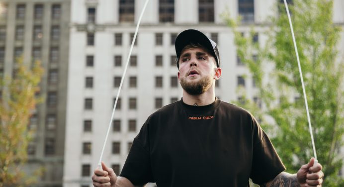 Jake Paul surpreende e sugere aposentadoria do boxe após maior vitória da carreira