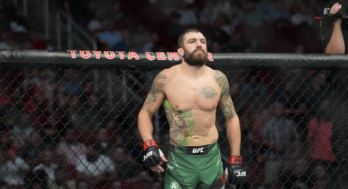 Chiesa elogia e reconhece superioridade de Vicente Luque no UFC: “Lutador com classe”