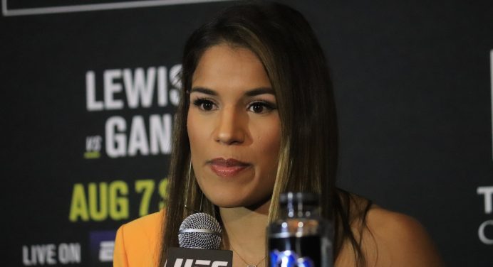 Julianna Peña sugere cinturão interino caso Amanda Nunes não volte até dezembro