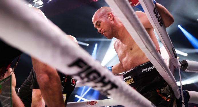 Tito Ortiz exalta Anderson Silva e o agradece por ‘presente’ à sua esposa; entenda