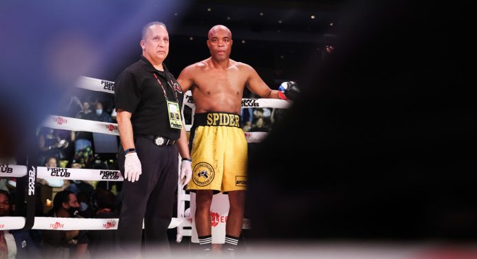 Rivais do MMA enaltecem Anderson Silva após nova vitória no boxe