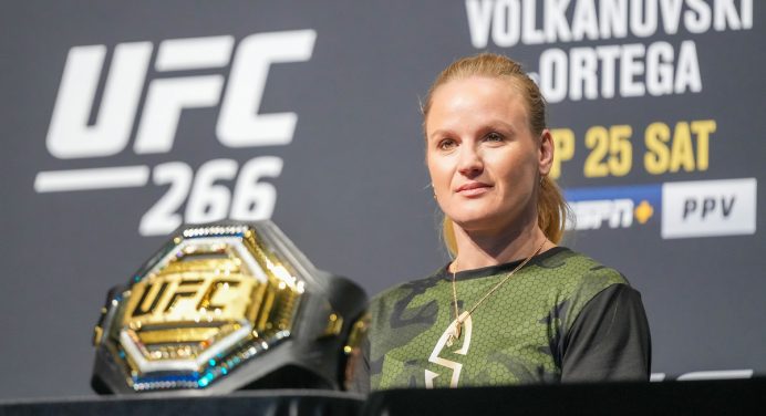 Valentina sinaliza que Kayla vai encontrar dificuldade na busca por oponentes no UFC