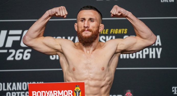 Susto! Próximo do cinturão, Merab Dvalishvili se envolve em acidente de trânsito; atleta sai ileso