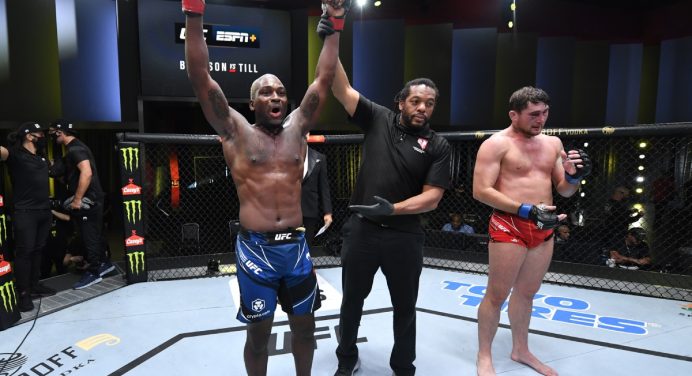 Derek Brunson finaliza Darren Till e se aproxima de cinturão do UFC