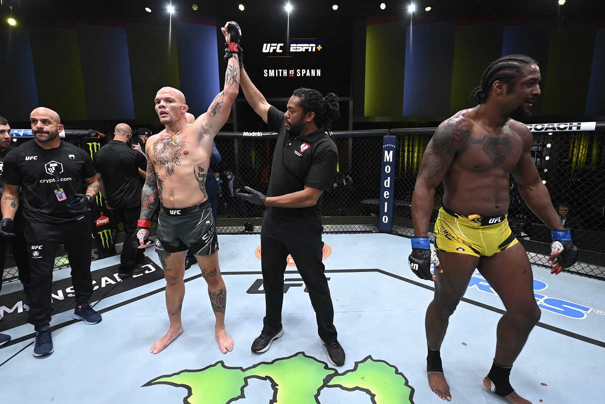 Ultimate premia quatro atletas com ‘Performance da Noite’ no UFC Vegas 37