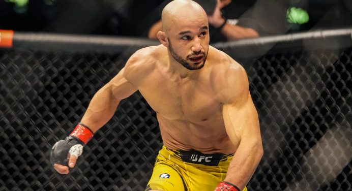 Campeão do UFC lamenta má fase de Marlon Moraes após a quarta derrota seguida