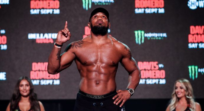 Yoel Romero bate o peso e confirma estreia no Bellator contra Phil Davis