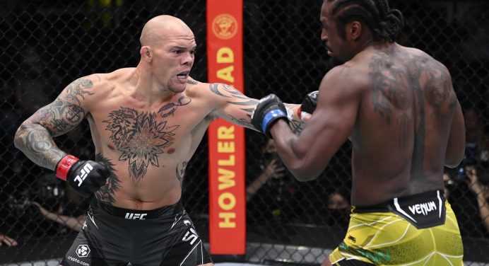 Anthony Smith finaliza Ryan Spann na luta principal do UFC Vegas 37