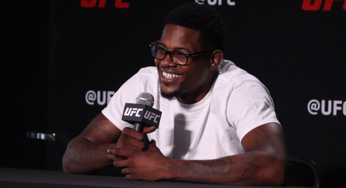 Kevin Holland imobiliza ladrão de carro e impede assalto nos Estados Unidos; veja