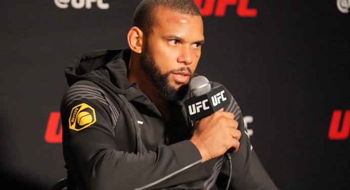 ‘Marreta’ promete nova versão contra Hill e define prazo para ser campeão do UFC