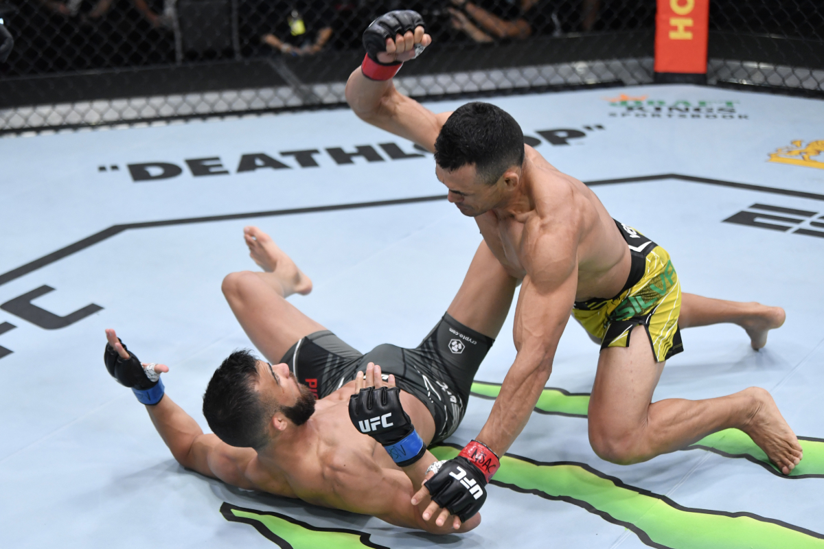 Douglas Silva destaca sacrifício e nova motivação para voltar a vencer pelo UFC