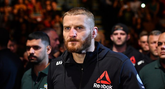Blachowicz projeta luta contra Prochazka na Europa e mira se aposentar com o cinturão