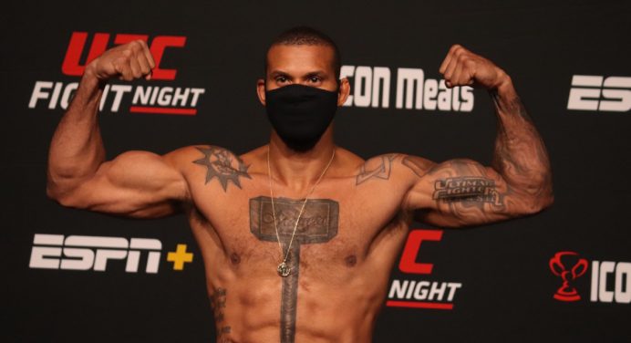 Marreta prevê ‘luta violenta’ contra Johnny Walker no UFC: “Dois nocauteadores”