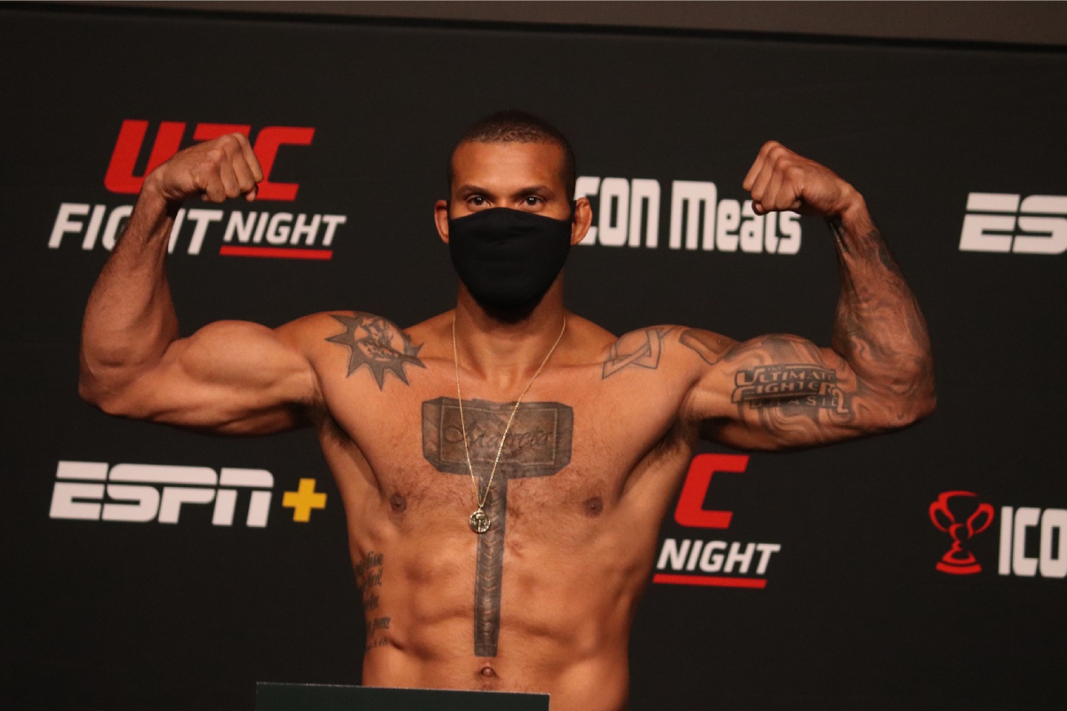 Marreta prevê ‘luta violenta’ contra Johnny Walker no UFC: “Dois nocauteadores”