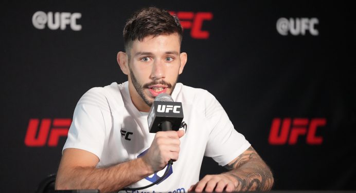 Embalado, Matheus Nicolau enfrenta Matt Schnell no UFC Orlando