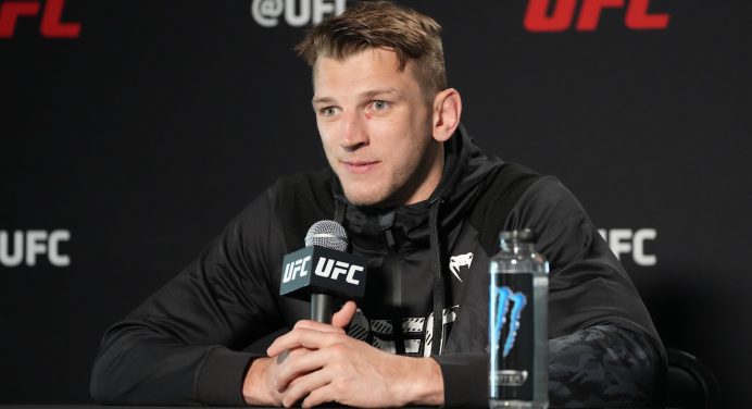 Dan Hooker admite culpa por lesão que o tirou do UFC Austin: “Assumi o risco”