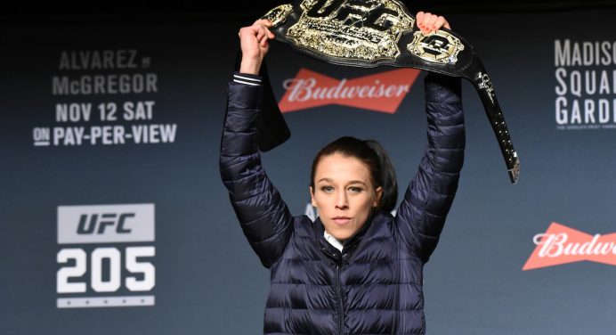 Joanna celebra renovação de contrato e revela desejo de se aposentar no UFC