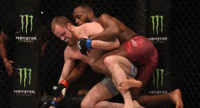 Treinador pede por luta entre parceiro de treino de McGregor e Chimaev no UFC