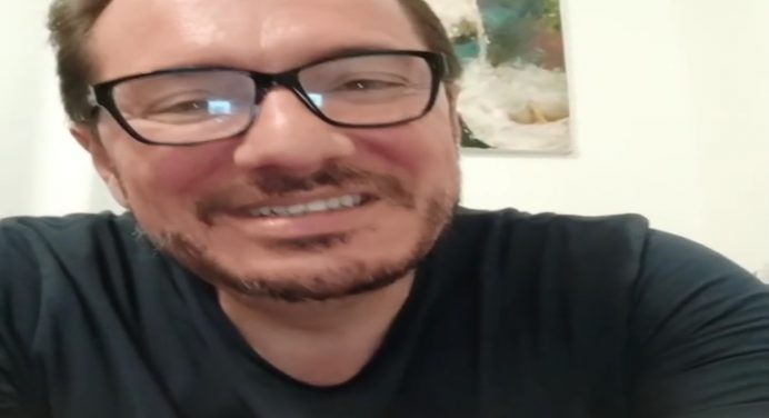 Ex-prefeito desafia lutador de MMA, mas se arrepende e desiste de combate; entenda