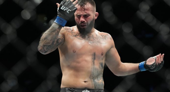 Sem vitórias no UFC, John Allan é desligado após duas derrotas seguidas