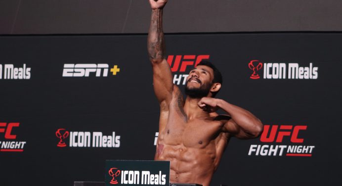 Rafael Alves destaca lição aprendida na estreia e promete “mais paciência” no UFC Vegas 42