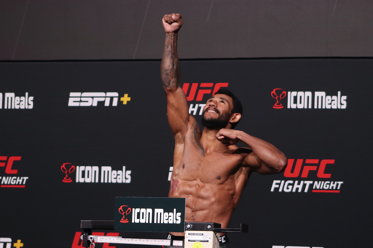 Rafael Alves destaca lição aprendida na estreia e promete “mais paciência” no UFC Vegas 42