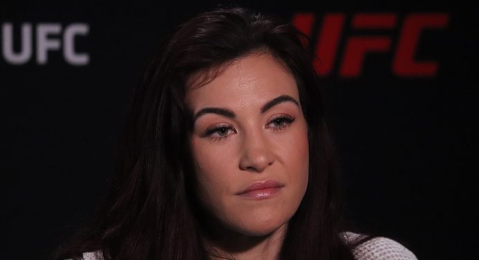 Miesha Tate cogita descer de categoria após conquista da amiga Julianna Peña no UFC