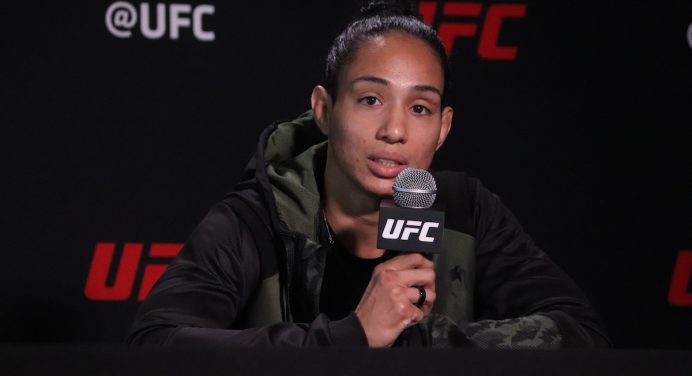 Taila faz mistério sobre próximos passos, mas aprova ‘title shot’ contra Shevchenko