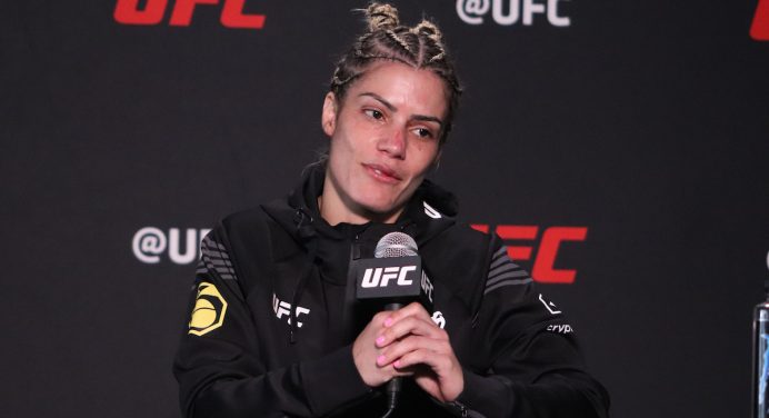 Após nova vitória no UFC, Luana Pinheiro abre as portas para encarar Jessica Penne
