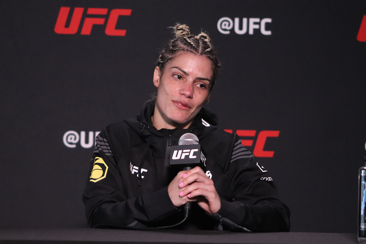 Após nova vitória no UFC, Luana Pinheiro abre as portas para encarar Jessica Penne