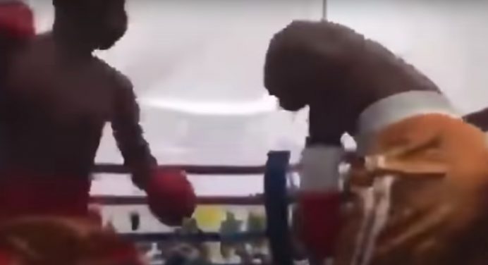 Boxeador de 23 anos morre após ser nocauteado em luta profissional no Zimbábue