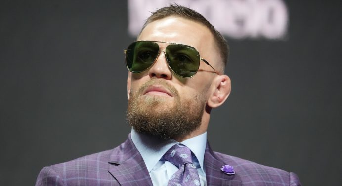 McGregor aconselha amigo a abandonar ideia de lutar boxe e provoca youtuber