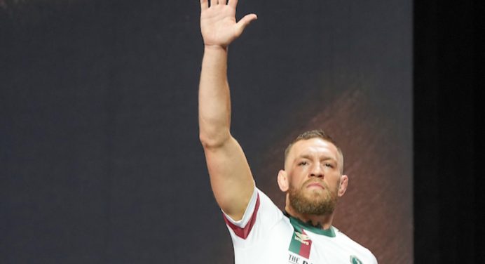 Conor McGregor ignora Dana White e afirma que vai disputar título do UFC