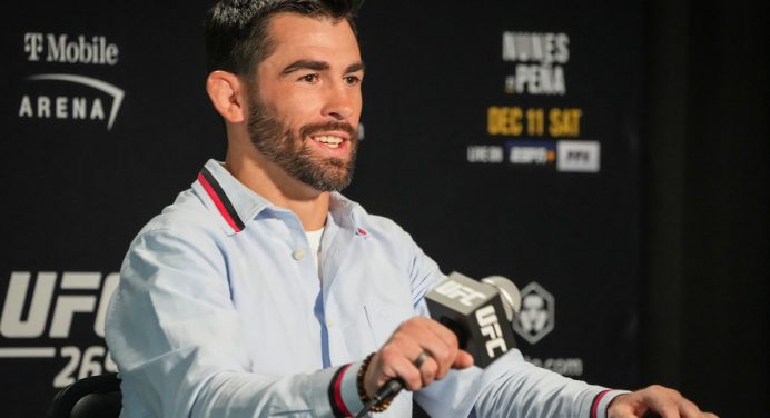 Ex-campeão do UFC, Cruz revela que Cormier não estuda lutas e critica postura do veterano
