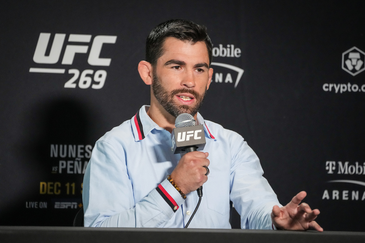 Dominick Cruz afasta desconfiança e reforça desejo de voltar a ser campeão do UFC