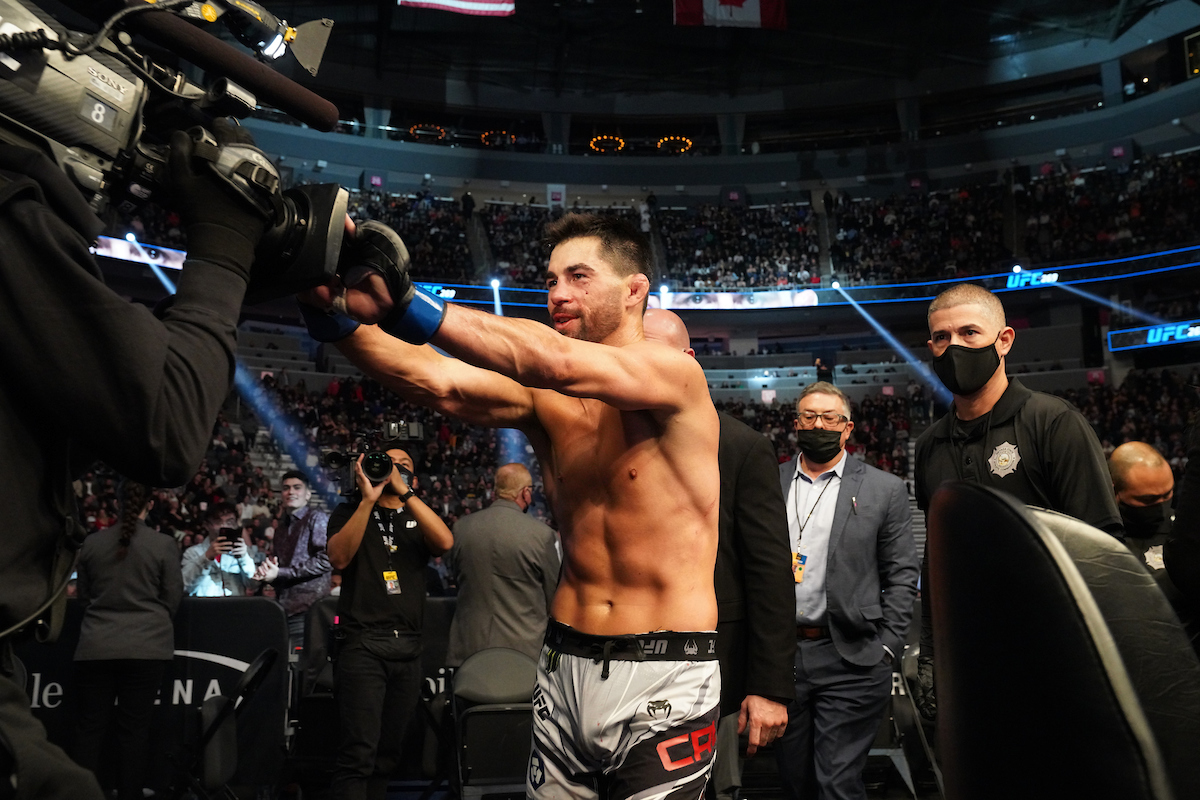 Antigo rival, Dominick Cruz aposta em recuperação de Cody Garbrandt no UFC