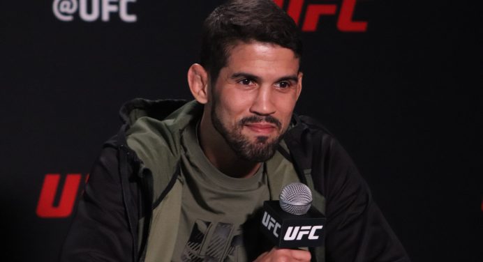 Vencedor do ‘TUF Brasil 2’, Léo Santos anuncia aposentadoria do MMA