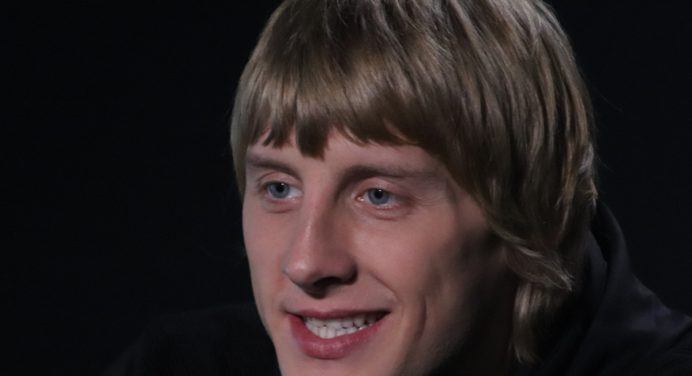 Promessa do UFC aposta em vitória de Justin Gaethje contra Charles do Bronx