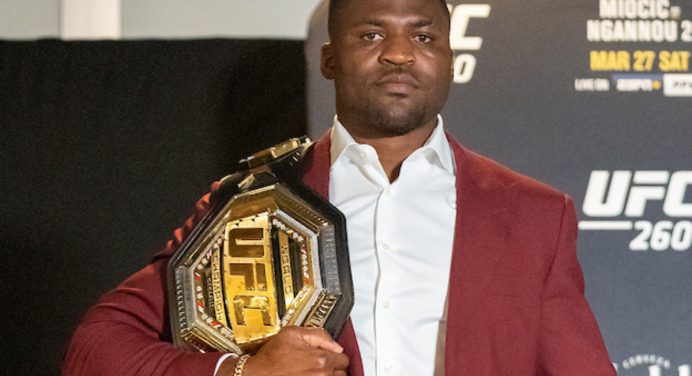 Ngannou revela condições para renovar com UFC: “Não vou lutar por US$ 500 mil”